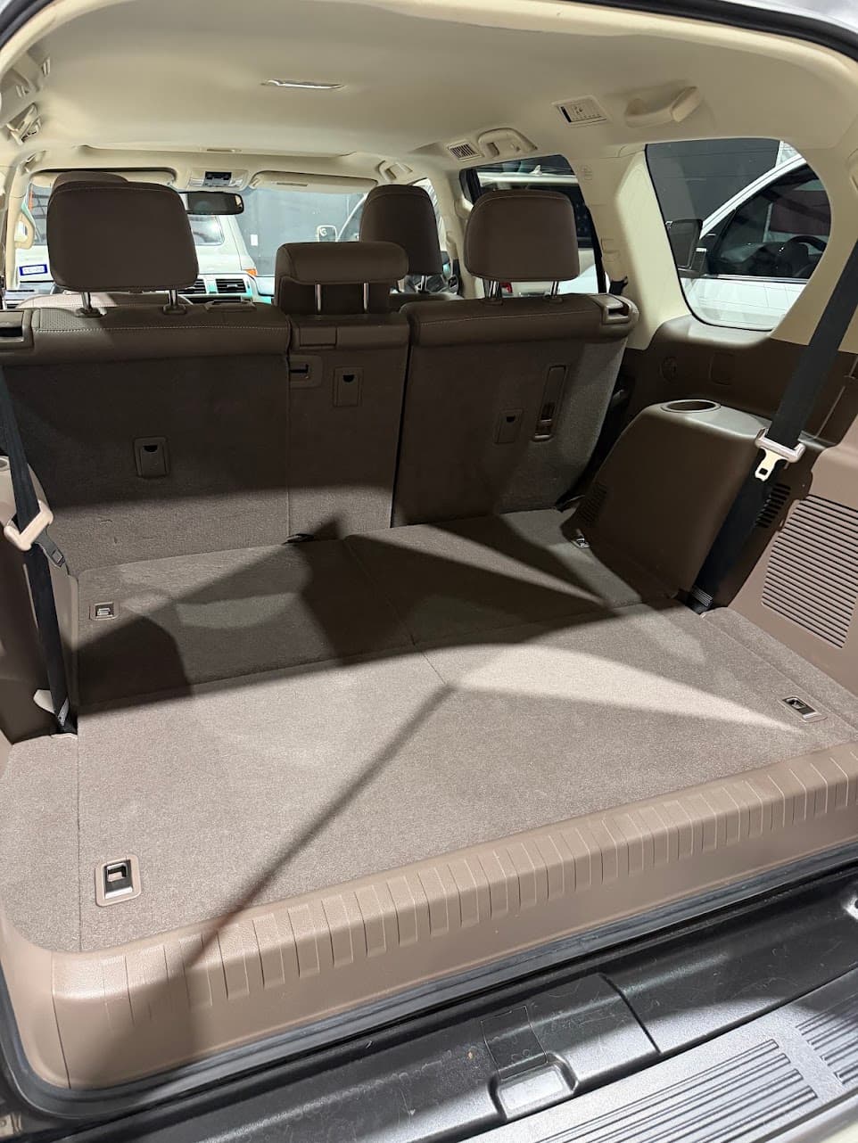 2013 Lexus GX 460 Luxury Sport Utility 4D photo 7 of 13