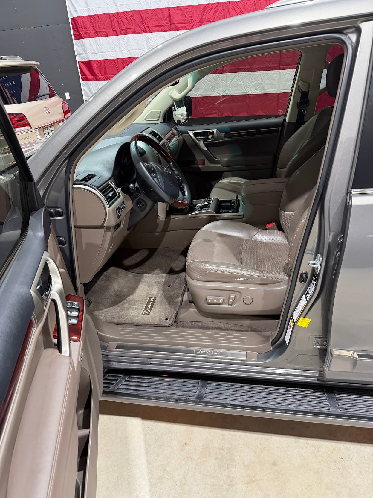 2013 Lexus GX 460 Luxury Sport Utility 4D photo 13 of 13