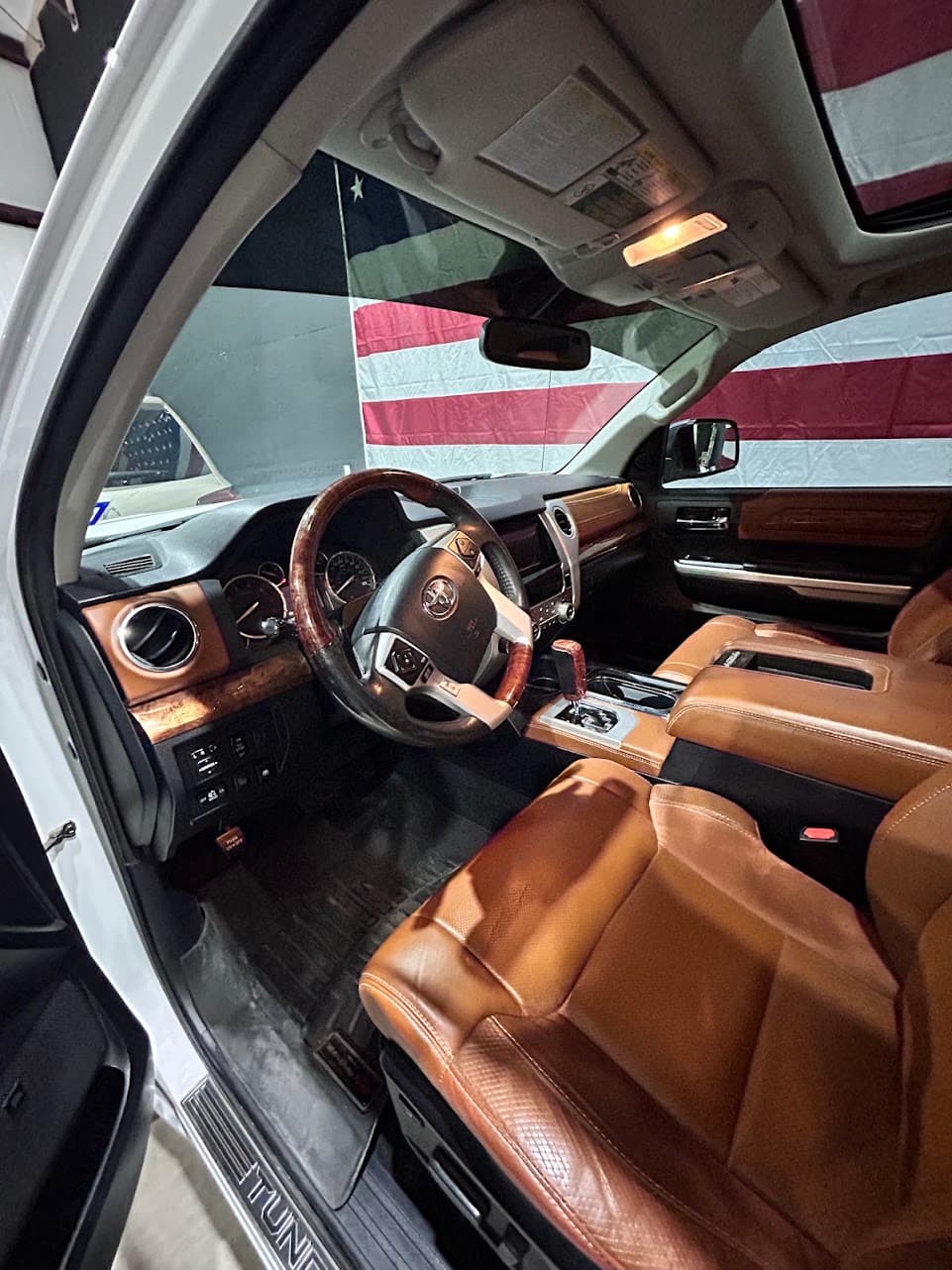 2017 Toyota Tundra 1794 Edition CrewMax 4x4 photo 3 of 20
