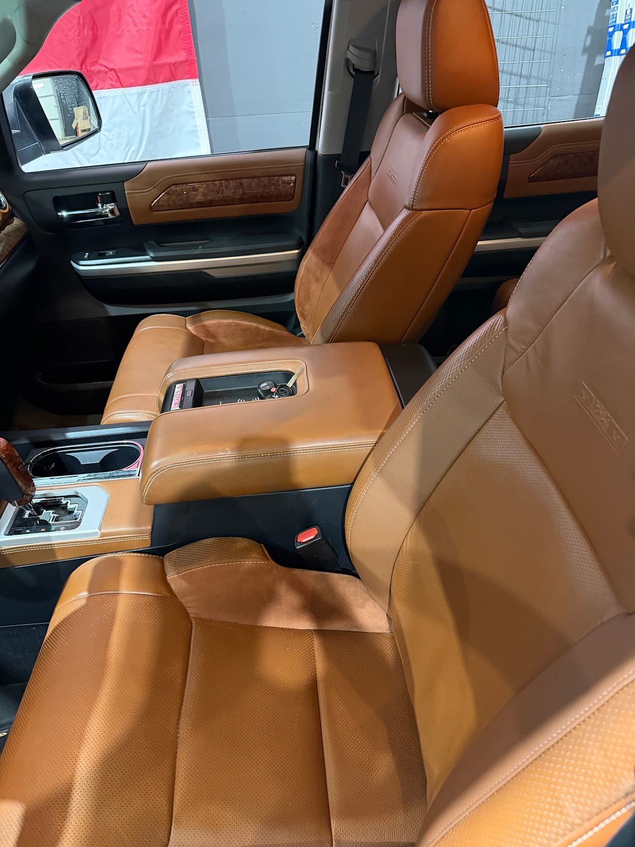 2017 Toyota Tundra 1794 Edition CrewMax 4x4 photo 13 of 20