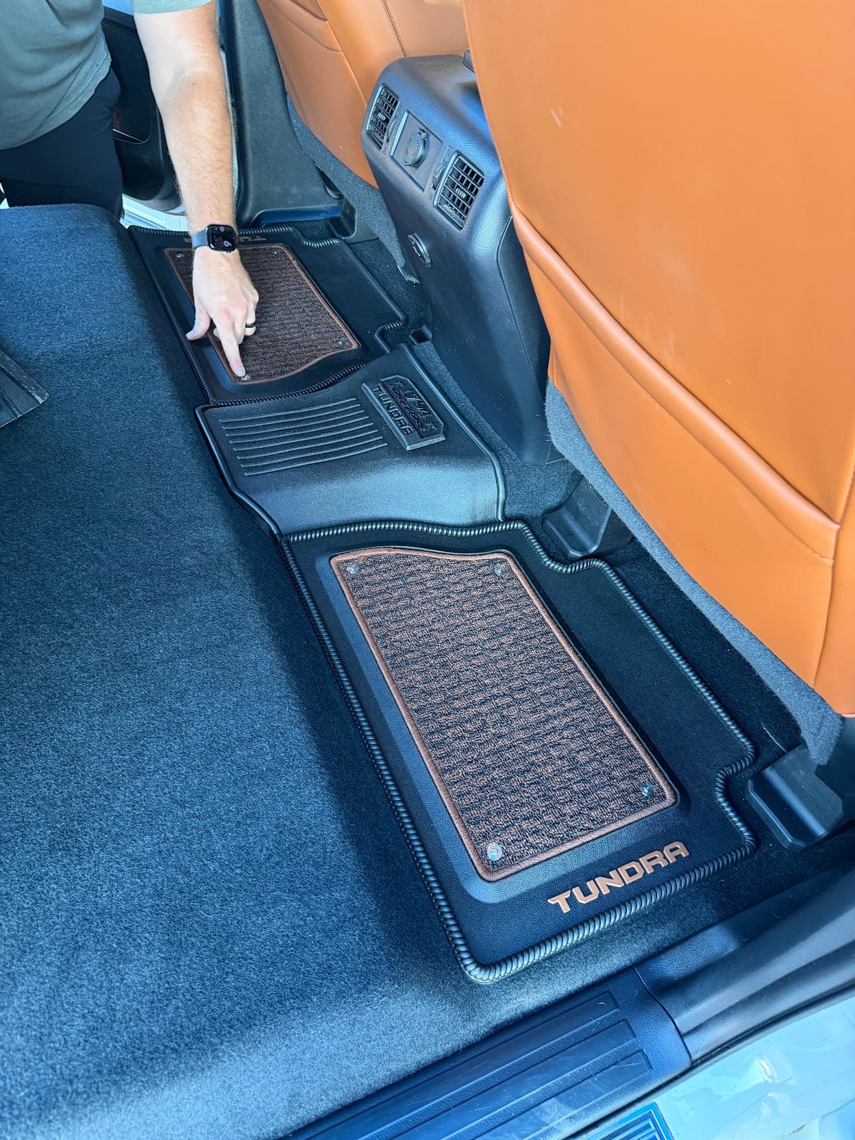2017 Toyota Tundra 1794 Edition CrewMax 4x4 photo 17 of 20
